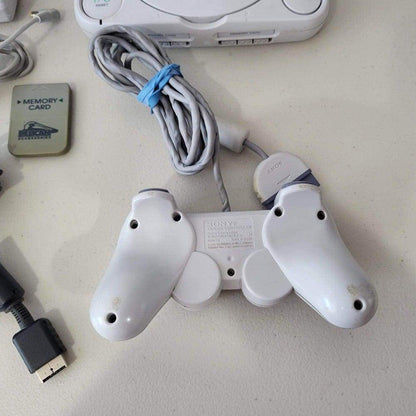 White Mini Console PlayStation System PS1 Slim (Dualshock) -- Jeux Video Hobby 