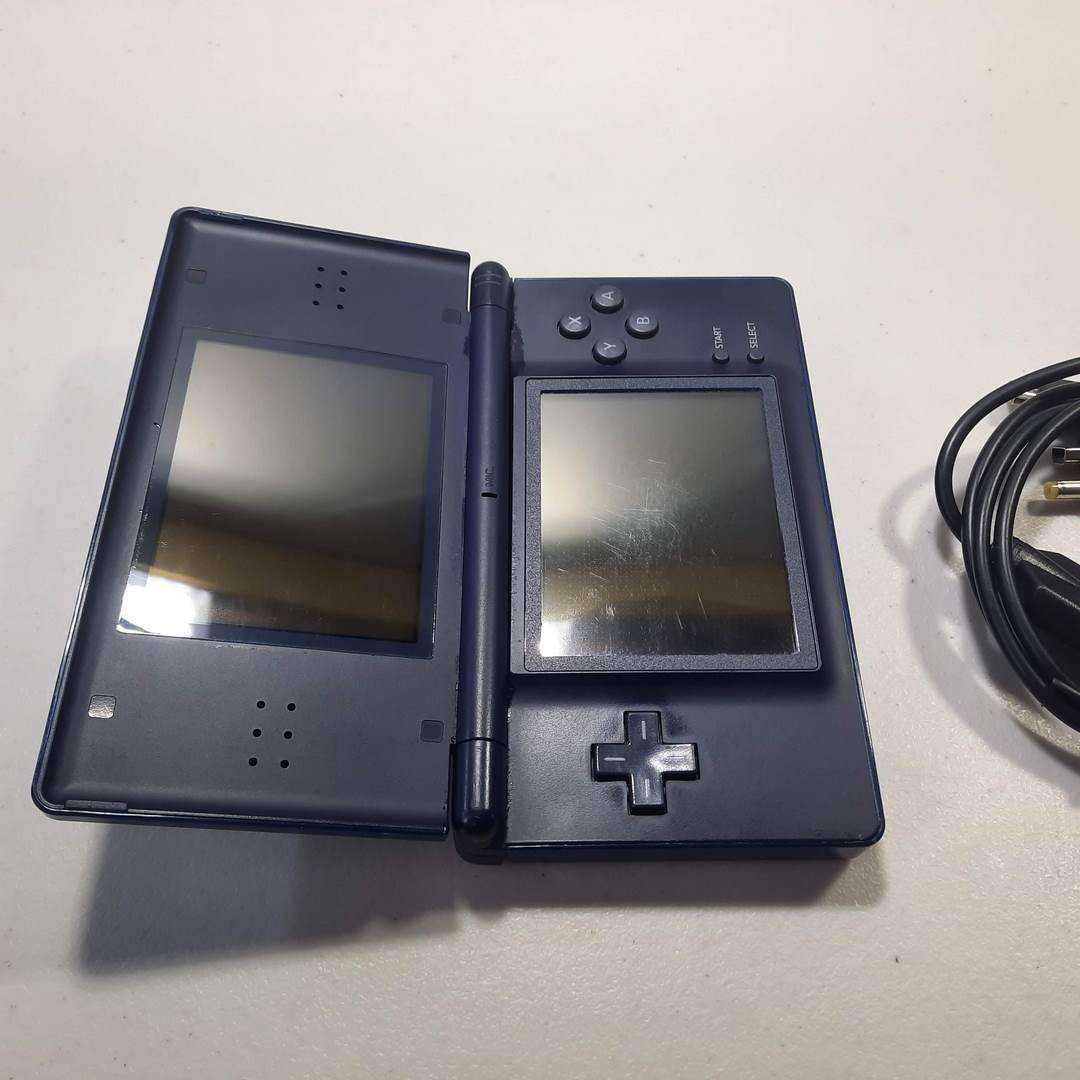 Enamel Navy Blue Nintendo DS Lite Console (UJF10688706) -- Jeux Video Hobby 