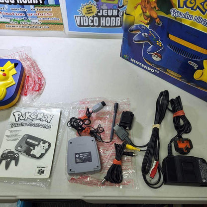 N64 Pokemon Special Edition Console Pikachu Nintendo 64 System *PAL Version (C -- Jeux Video Hobby 